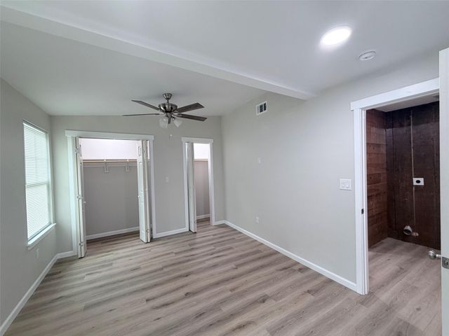 403 Taylor ST, Smithville, TX 78957