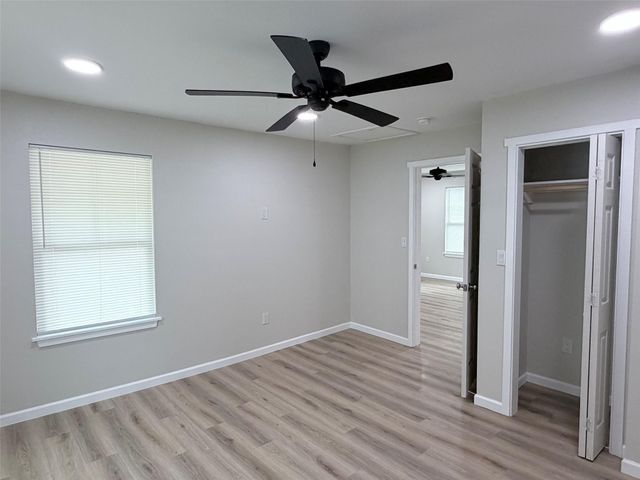 403 Taylor ST, Smithville, TX 78957