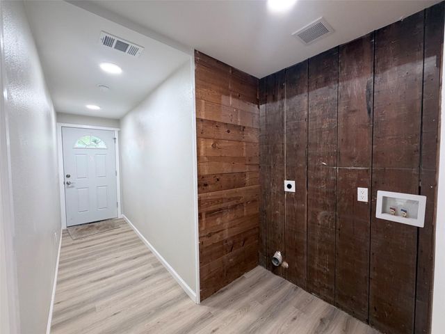 403 Taylor ST, Smithville, TX 78957
