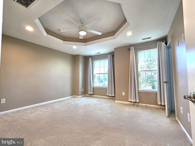 11 SUNDANCE DR, Hamilton, NJ 08619