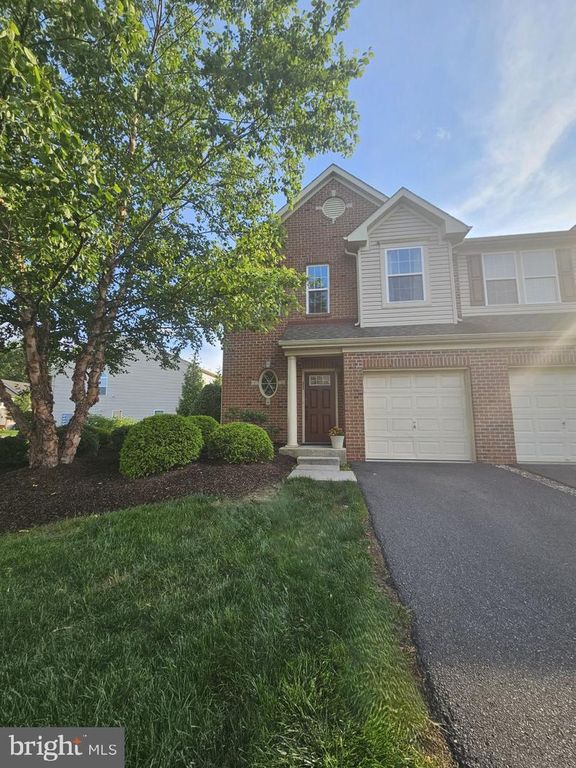 11 SUNDANCE DR, Hamilton, NJ 08619