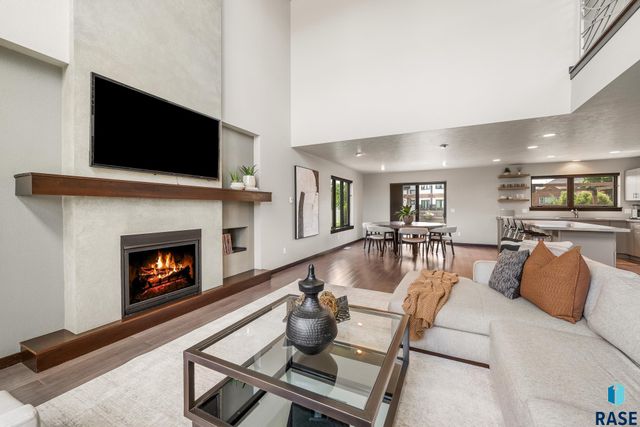 7601 S Ridgestone Dr Drive, Sioux Falls, SD 57108