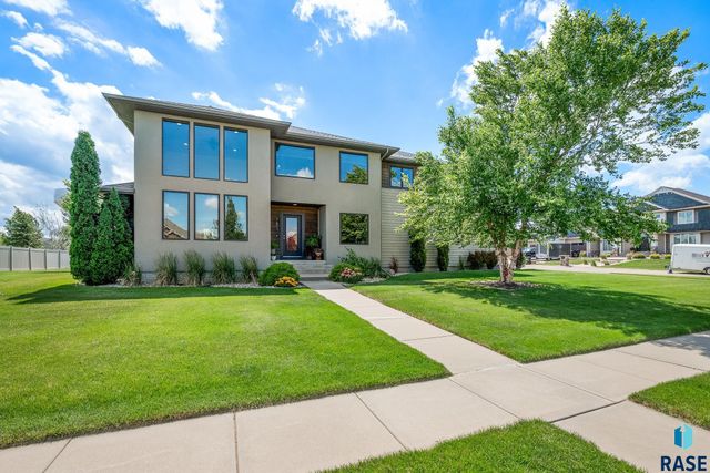 7601 S Ridgestone Dr Drive, Sioux Falls, SD 57108