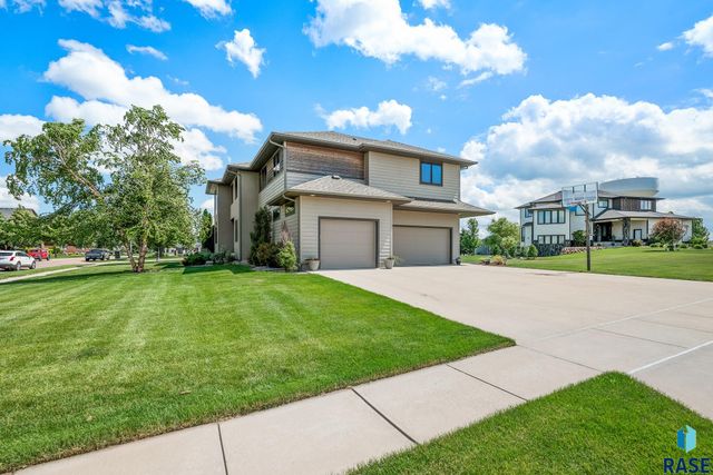 7601 S Ridgestone Dr Drive, Sioux Falls, SD 57108