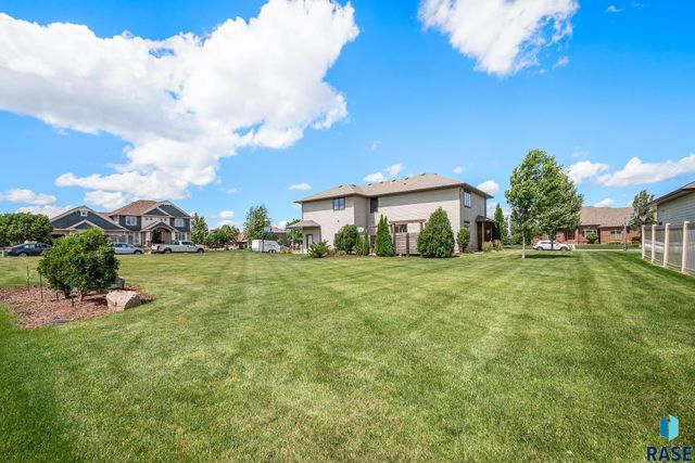 7601 S Ridgestone Dr Drive, Sioux Falls, SD 57108
