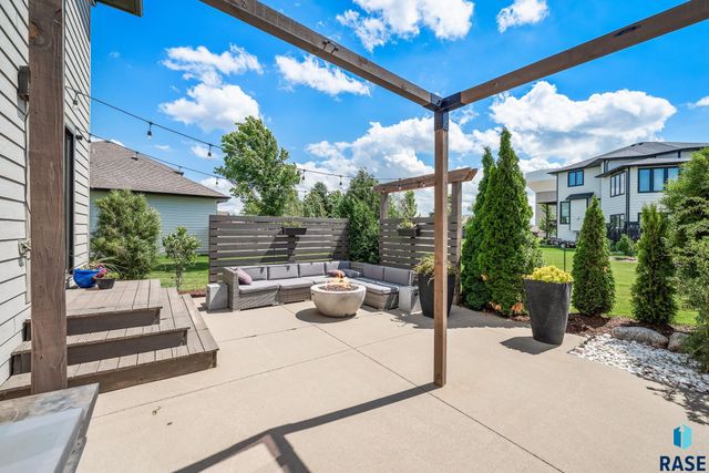 7601 S Ridgestone Dr Drive, Sioux Falls, SD 57108
