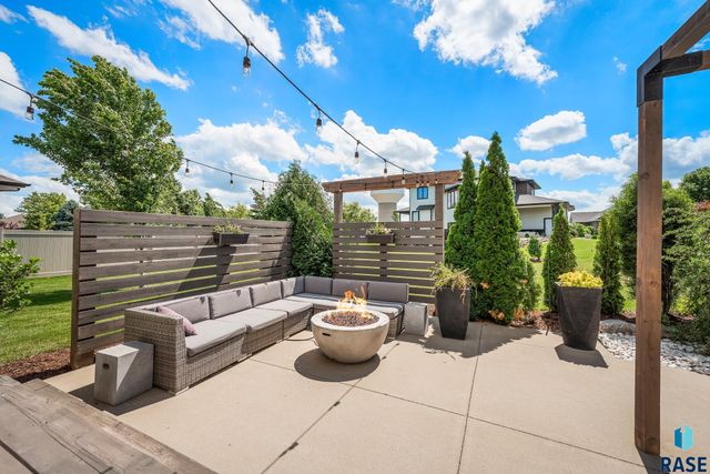 7601 S Ridgestone Dr Drive, Sioux Falls, SD 57108