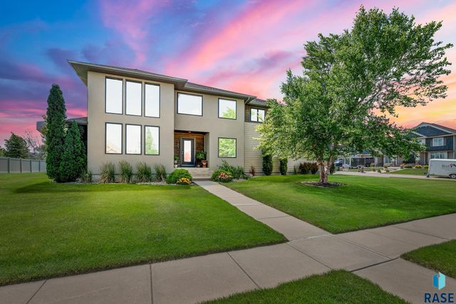 7601 S Ridgestone Dr Drive, Sioux Falls, SD 57108
