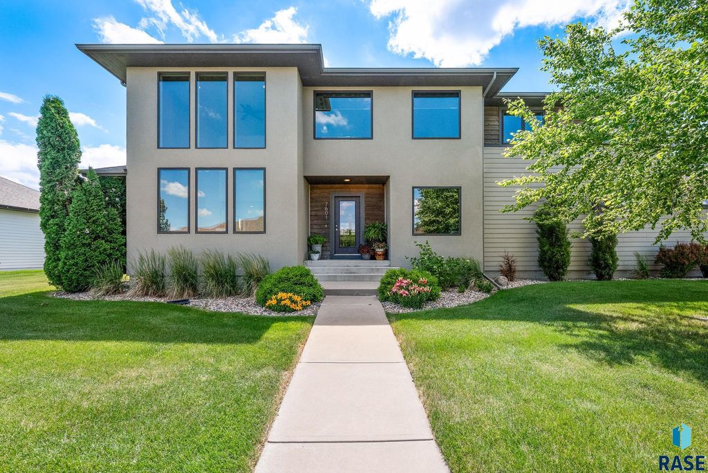 7601 S Ridgestone Dr Drive, Sioux Falls, SD 57108