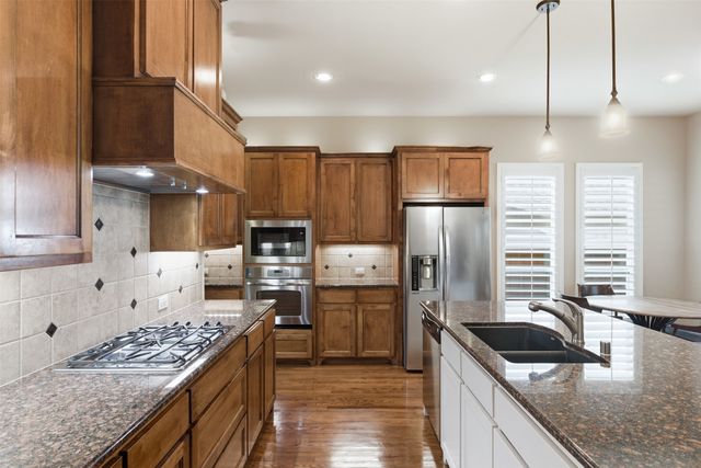 5016 Dickens Lane, Carrollton, TX 75010