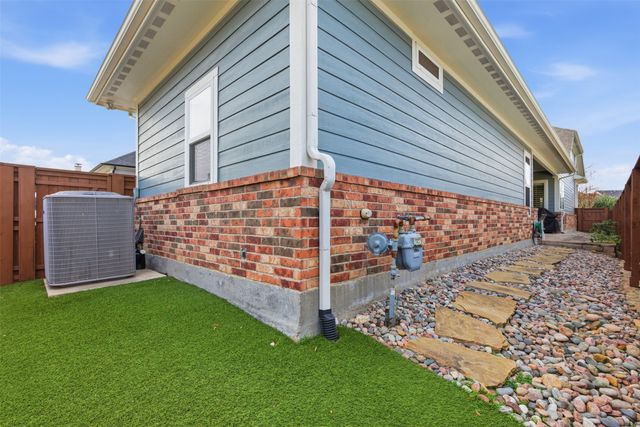 5016 Dickens Lane, Carrollton, TX 75010