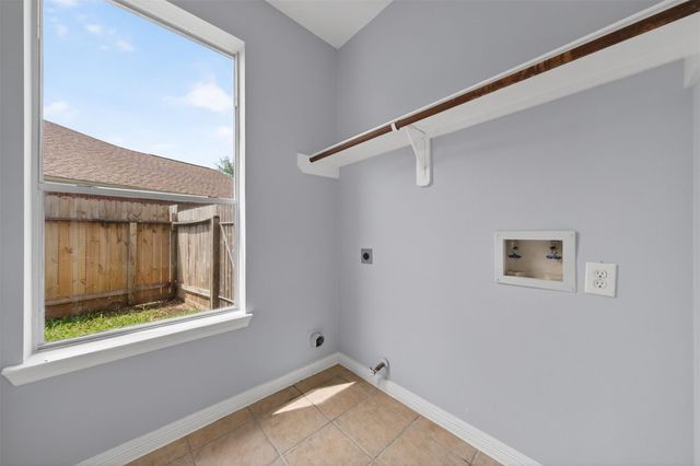 24042 Lestergate Drive, Spring, TX 77373