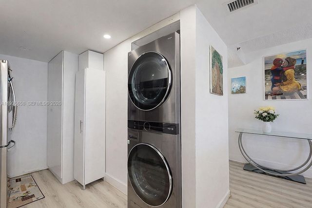 7601 E Treasure Dr 611, North Bay Village, FL 33141