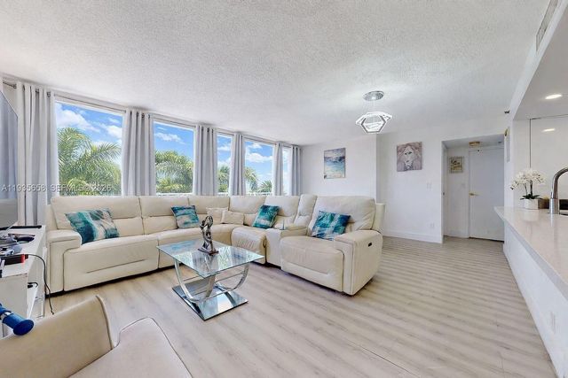 7601 E Treasure Dr 611, North Bay Village, FL 33141