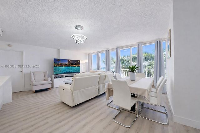 7601 E Treasure Dr 611, North Bay Village, FL 33141