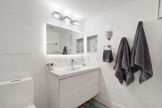 7601 E Treasure Dr 611, North Bay Village, FL 33141