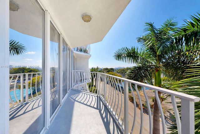 7601 E Treasure Dr 611, North Bay Village, FL 33141