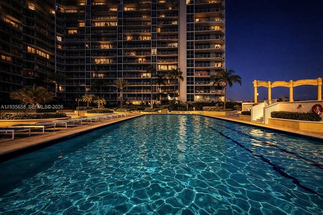 7601 E Treasure Dr 611, North Bay Village, FL 33141