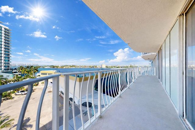 7601 E Treasure Dr 611, North Bay Village, FL 33141