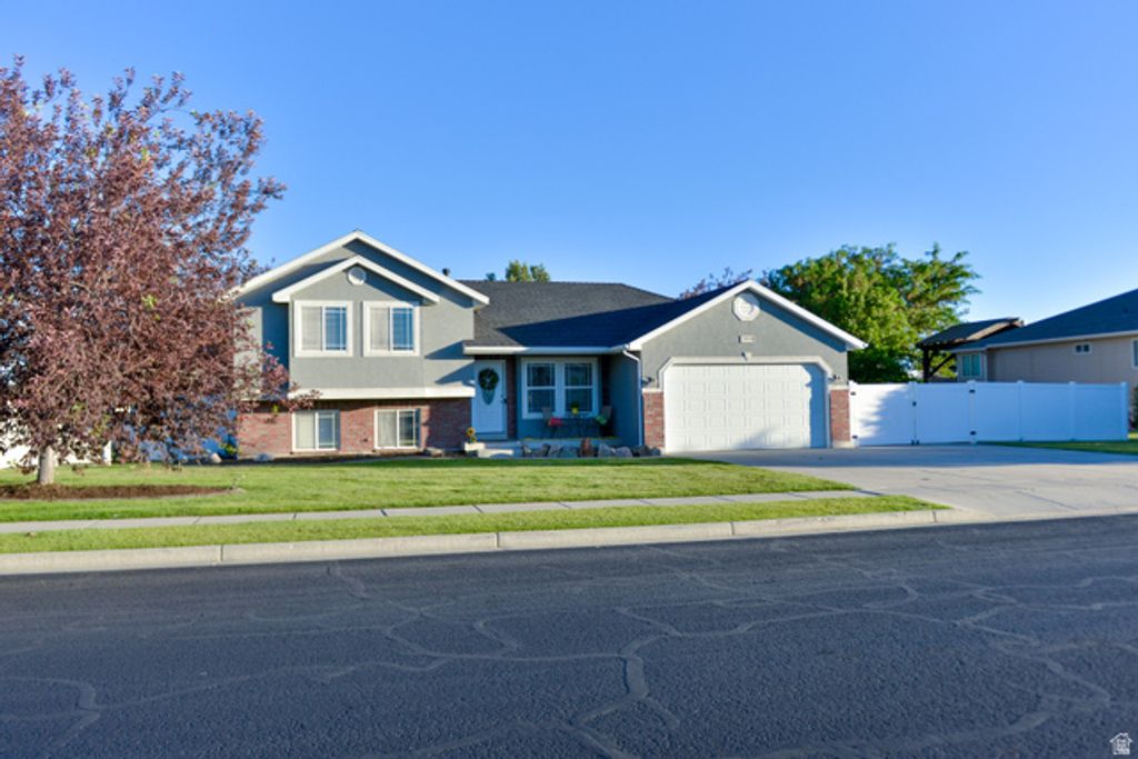 2955 W 3450 N, Farr West, UT 84404