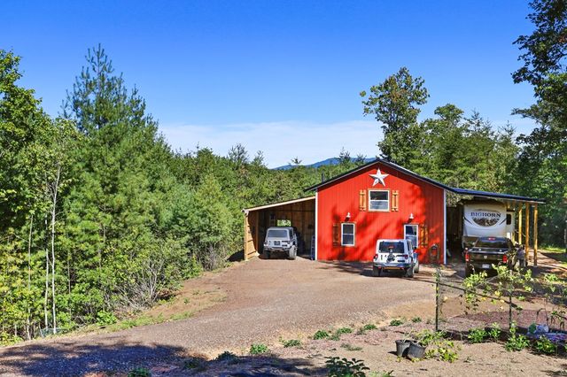 643 White Pine Road, Mccaysville, GA 30555