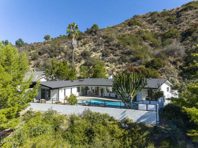 507 Venado Vista Drive, La Canada Flintridge, CA 91011
