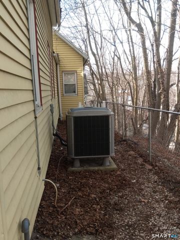 15 Ripley Place, Norwich, CT 06360