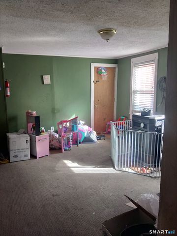 15 Ripley Place, Norwich, CT 06360