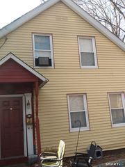 15 Ripley Place, Norwich, CT 06360