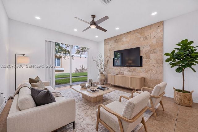 1820 SW 89th Ter, Miramar, FL 33025