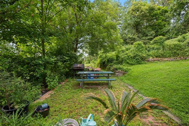 300 Eddington St, Hazelwood, PA 15207