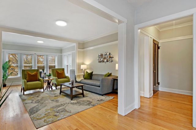 2109 W Eastwood Avenue 3F, Chicago, IL 60625