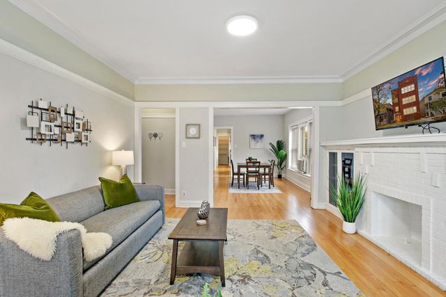 2109 W Eastwood Avenue 3F, Chicago, IL 60625