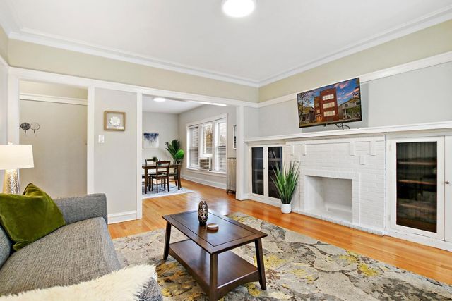 2109 W Eastwood Avenue 3F, Chicago, IL 60625