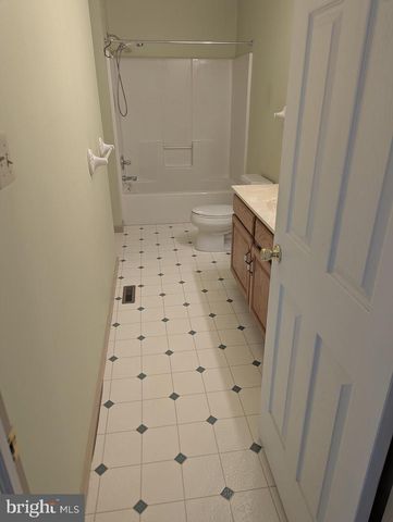 16 DOGWOOD DR, Wernersville, PA 19565