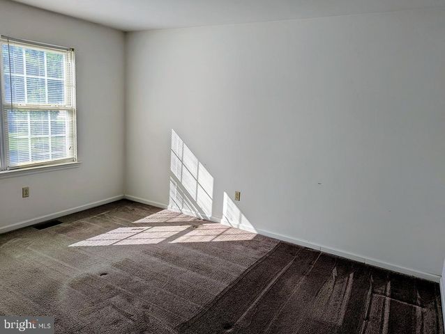 16 DOGWOOD DR, Wernersville, PA 19565