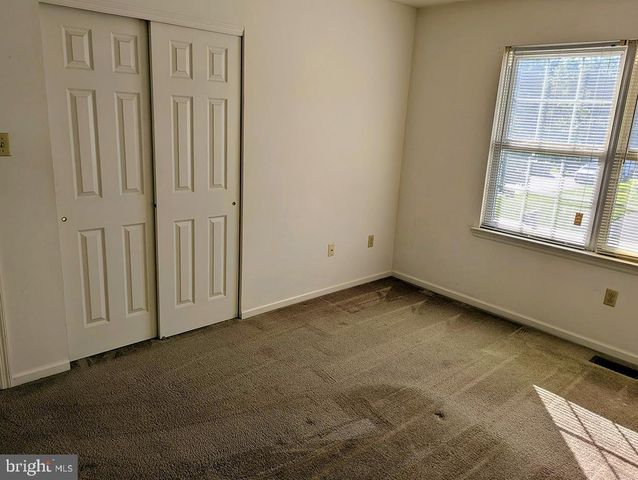 16 DOGWOOD DR, Wernersville, PA 19565
