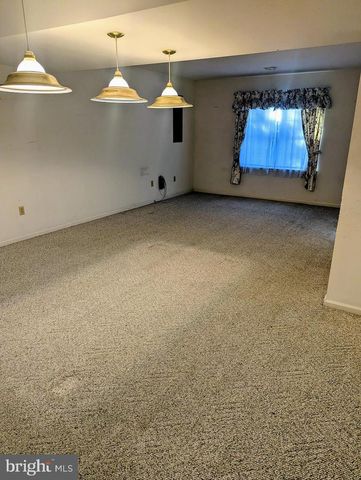 16 DOGWOOD DR, Wernersville, PA 19565