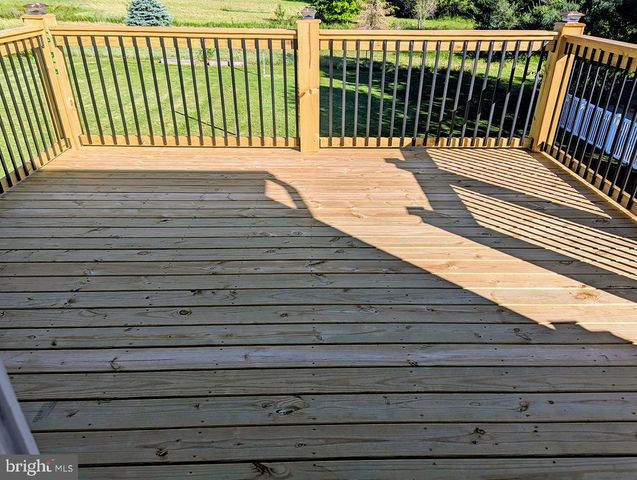 16 DOGWOOD DR, Wernersville, PA 19565