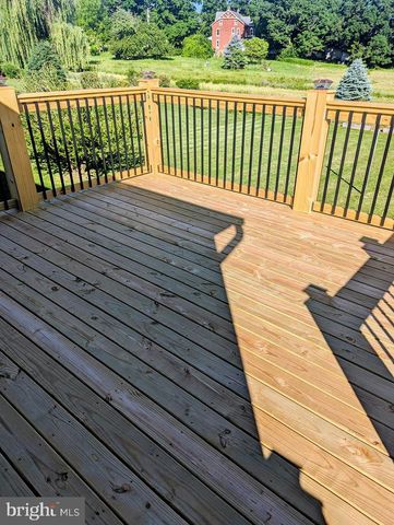 16 DOGWOOD DR, Wernersville, PA 19565