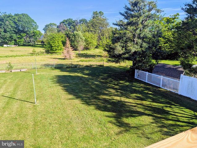 16 DOGWOOD DR, Wernersville, PA 19565