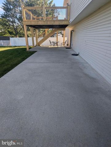 16 DOGWOOD DR, Wernersville, PA 19565