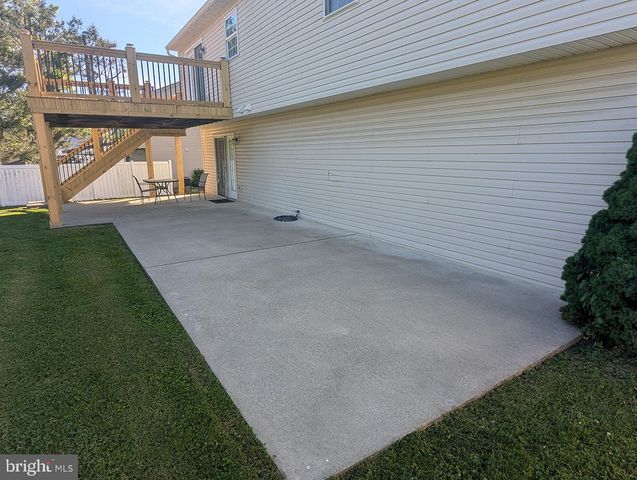 16 DOGWOOD DR, Wernersville, PA 19565
