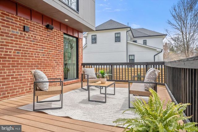 3004 N UNDERWOOD ST, Arlington, VA 22213