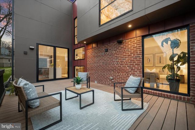 3004 N UNDERWOOD ST, Arlington, VA 22213