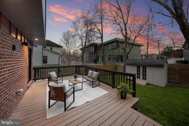 3004 N UNDERWOOD ST, Arlington, VA 22213