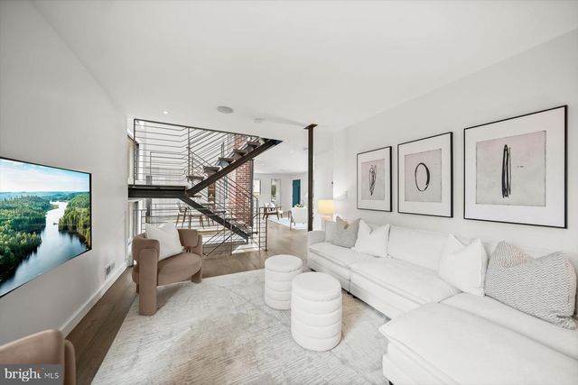 3004 N UNDERWOOD ST, Arlington, VA 22213