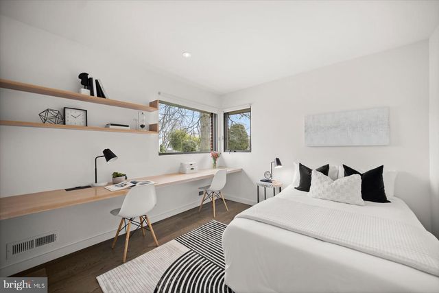 3004 N UNDERWOOD ST, Arlington, VA 22213