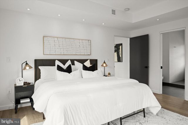 3004 N UNDERWOOD ST, Arlington, VA 22213