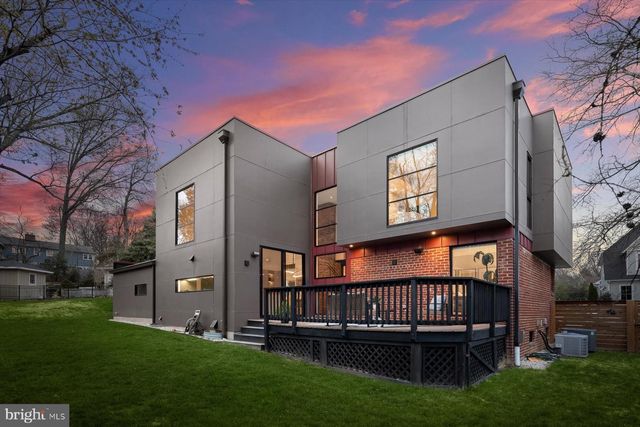 3004 N UNDERWOOD ST, Arlington, VA 22213